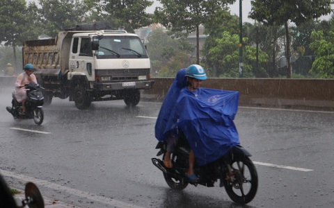 Thời tiết ngày 15-6: Cả nước mưa, có nơi mưa rất lớn kèm thời tiết nguy hiểm