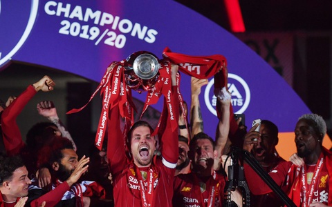 Liverpool thắng đậm Chelsea trong ngày nâng cúp vô địch