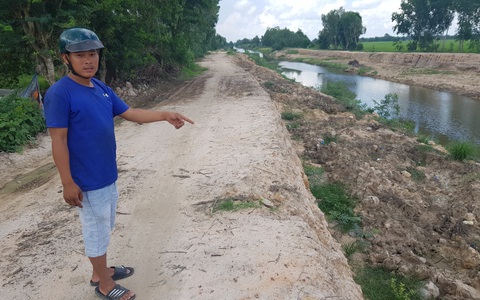 Chở bùn đất kênh đi nơi khác bị phạt 165 triệu