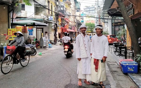 Người giỏi đi hết thì ai ở lại xây dựng quê hương