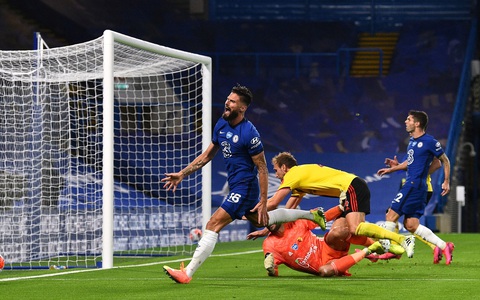 Thắng đậm Watford, Chelsea đòi lại vị trí thứ tư từ tay Man Utd