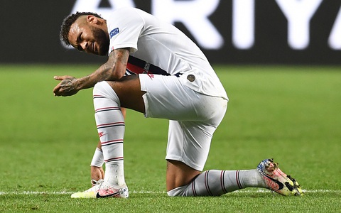 Chơi ích kỷ, Neymar “phòng ngự” cho Atalanta suốt cả trận