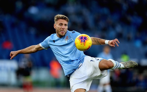 Ciro Immobile chấm dứt chuỗi thống trị của Messi