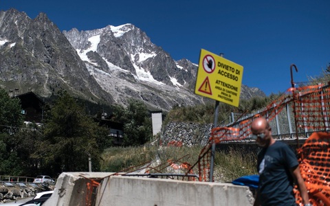 Italy sơ tán người dân do nguy cơ vỡ sông băng Planpincieux