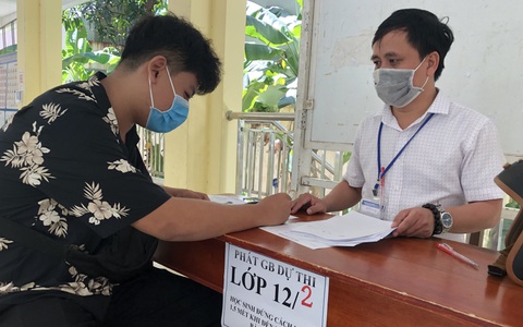 Thầy chủ nhiệm ở tâm dịch Đà Nẵng nhắn với học trò: Chớ than phận khó!