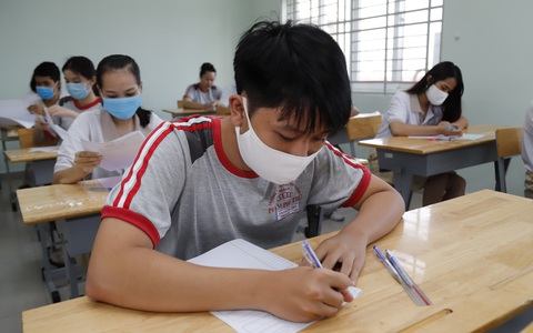 Hãy để giới trẻ được thể hiện tình yêu nước tự nhiên