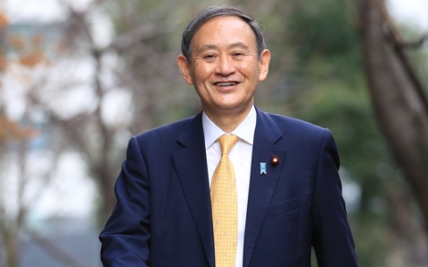 'Cánh tay phải' ông Abe rộng đường tân thủ tướng