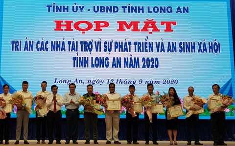 Long An tri ân những người đóng góp phát triển an sinh xã hội