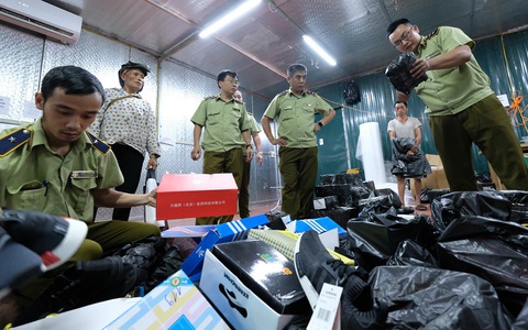 Hàng giả trên sàn thương mại điện tử: Phải tăng trách nhiệm của các 'chủ chợ'