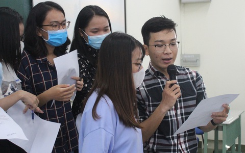 'Học vừa đủ thôi, còn thời gian để hoạt động cộng đồng'
