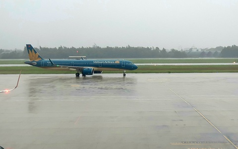 Vietnam Airlines hủy hàng chục chuyến bay vì bão số 13
