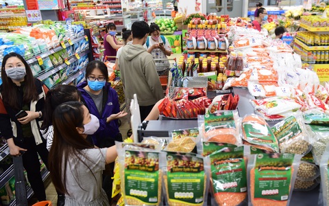 Tung 'mưa' khuyến mãi ngay sau dịp Lễ