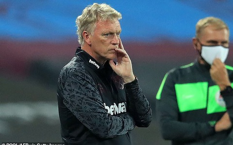 HLV Moyes và hai cầu thủ West Ham dương tính với COVID-19