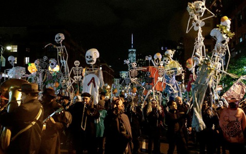 COVID-19 phủ bóng đen lên không khí chờ đón Halloween