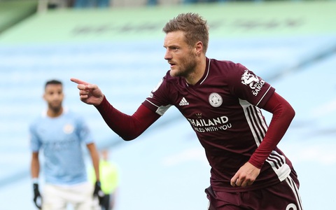 Vardy lập hat-trick, Leicester nhấn chìm Man City tại Etihad