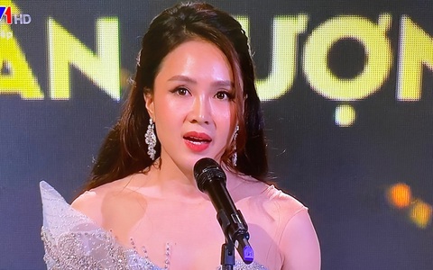 VTV Awards 2020: 'Hoa hồng trên ngực trái' đại thắng, Hồng Diễm 'lên ngôi'