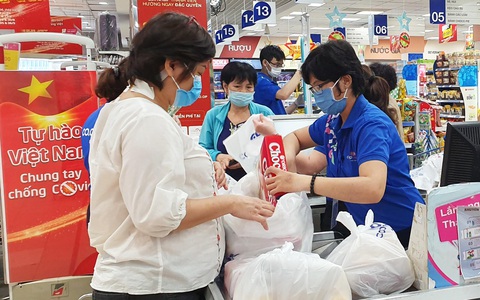 Ngày cuối 'tích sao nhận quà' thiết thực tại hệ thống hơn 100 siêu thị thuần Việt