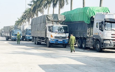 Phạt 316 triệu đồng chủ hàng trăm tấn hàng lậu bị bắt tại Hải Dương