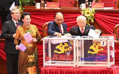 Hình ảnh các đại biểu Đại hội Đảng bỏ phiếu bầu Ban Chấp hành Trung ương khóa XIII