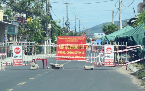 Cách ly tại nhà nhưng đi cà phê, hớt tóc, 2 ngư dân ‘làm khổ’ cả làng
