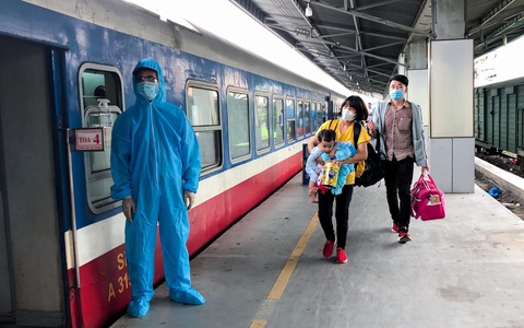 Tái khởi động vận tải liên tỉnh: Tàu hỏa đắt khách, ôtô nghe ngóng