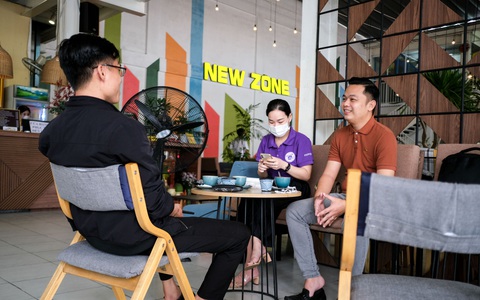 Ngày đầu hàng quán Đà Nẵng mở cửa, khách vui vẻ ăn uống tại chỗ