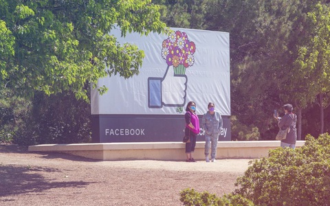 Facebook rò rỉ tài liệu nội bộ: Không biết chính xác số tài khoản thực?