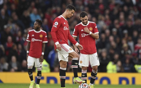 Manchester United: Sự sụp đổ của kỷ nguyên ảo tưởng