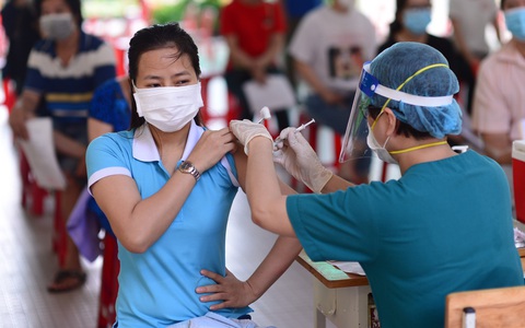 Sau khi chích ngừa COVID-19, cần thu kết quả gì?