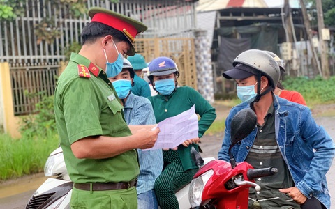 Đồng Nai bãi bỏ 'giấy đi đường' cho công nhân đi làm việc