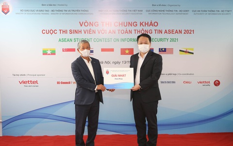 Sinh viên Việt Nam vượt qua 7 nước ASEAN giành giải nhất ‘đấu trường online’