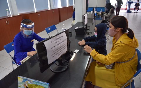 Ngày đầu bán vé tàu Tết Nhâm Dần: Ga Sài Gòn, Hà Nội đều vắng vẻ