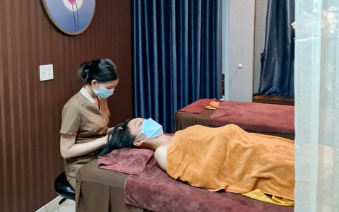 TP.HCM: Tiệm karaoke, spa… bắt đầu hoạt động lại sau nửa năm đóng cửa
