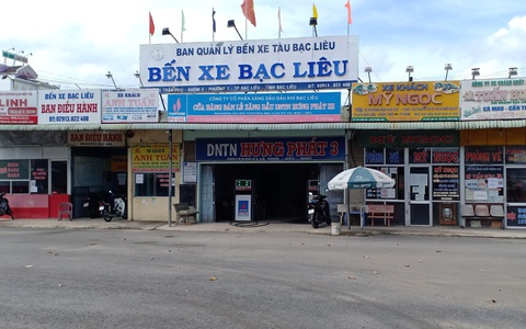 Chưa kịp chạy lại, xe khách liên tỉnh ở Bạc Liêu lại phải dừng