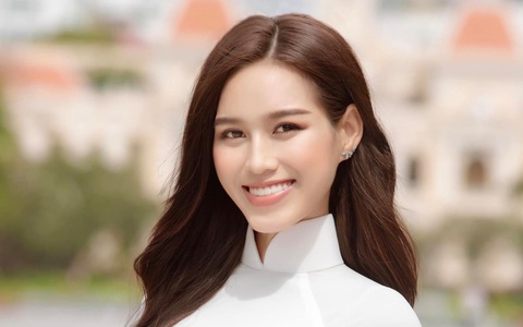 Hoa hậu Đỗ Thị Hà hoãn chuyến bay về Việt Nam do mắc COVID-19