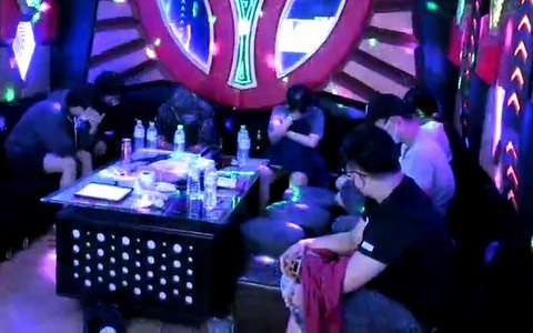 Xử lý karaoke hoạt động 'chui' mùa dịch, cho khách chơi ma túy, bay lắc 'xả láng'