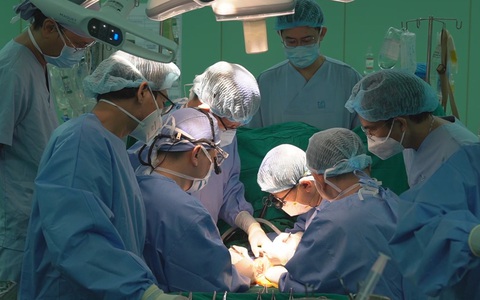 Phẫu thuật thành công ca ghép gan cho bệnh nhi 2 tuổi