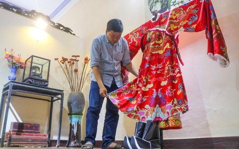 Chàng trai miền Nam mê mẩn chế tác phục sức triều Nguyễn