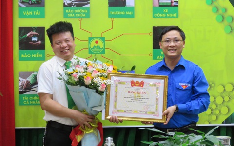 Cựu lính đặc công nước nhảy xuống sông cứu thiếu nữ gieo mình tự vẫn
