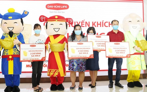 'Lộc vàng' trị giá hơn 9 tỉ đồng chính thức trao tay hàng trăm khách hàng Dai-ichi Life Việt Nam
