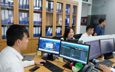 Nỗi sợ tháng 5 thị trường lao dốc mất hiệu nghiệm với chứng khoán Việt