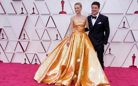 Thảm đỏ Oscar 2021 vẫn hào nhoáng mặc COVID-19