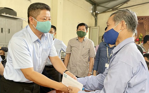 Lãnh đạo Hà Nội thăm viếng gia đình 4 nạn nhân vụ cháy cửa hàng