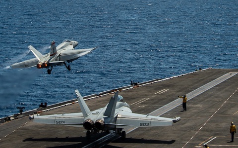 Hàng không mẫu hạm USS Theodore Roosevelt vào Biển Đông tập trận
