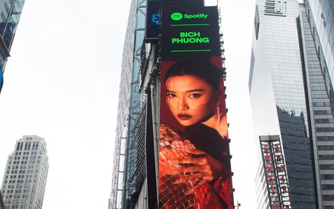 Hình ảnh Bích Phương xuất hiện ở quảng trường Thời Đại, New York