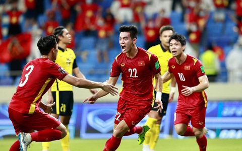 Thủ tướng Phạm Minh Chính chúc mừng chiến thắng của đội tuyển Việt Nam trước Malaysia