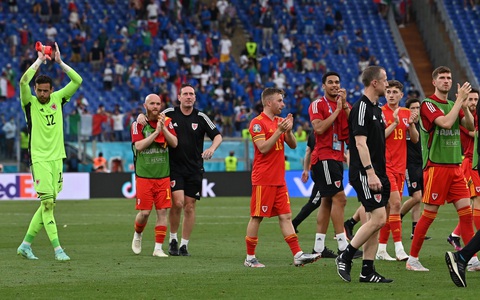 HLV tạm quyền Xứ Wales: 'Thua Ý mà cảm giác như... chiến thắng'