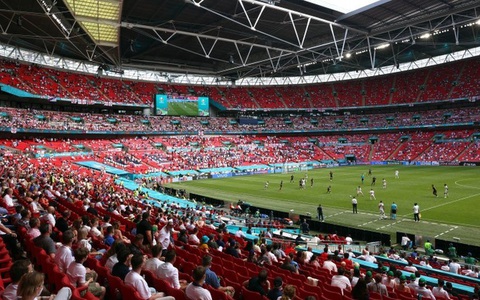 Khó lòng mua vé đến sân Wembley