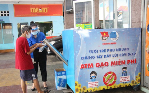 Quận Phú Nhuận khởi động ATM gạo - một miếng khi đói bằng một gói khi no