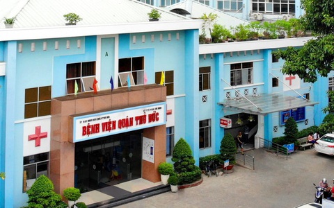 Nhà văn nữ quyên góp tiền ủng hộ y bác sĩ tuyến đầu chống dịch COVID-19